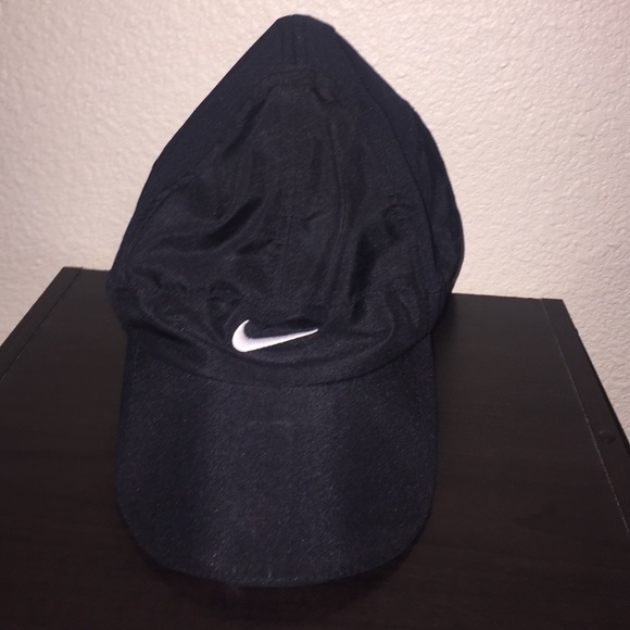Nike black tennis hat