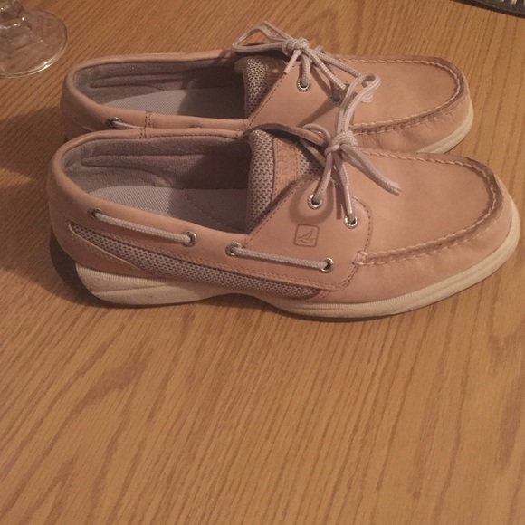 Women Sperry shoes