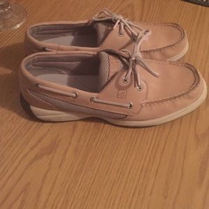 Women Sperry shoes