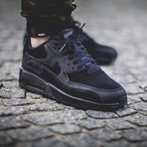 AIR MAX 90 ALL BLACK BOYS SIZE 5.5