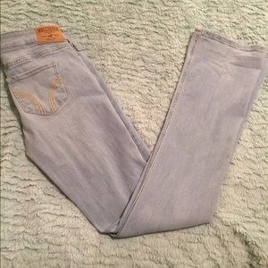 Hollister jeans. Never worn! Too long for me!