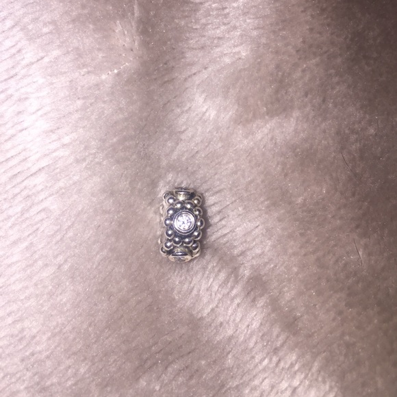 Pandora "majesty" spacer. CZ/silver