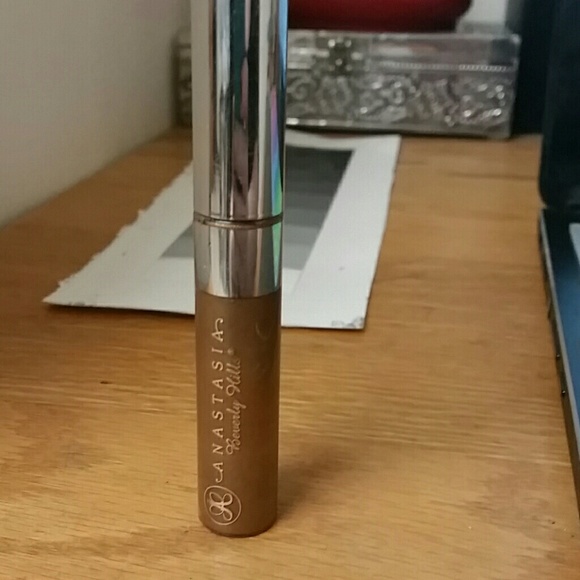 Anastasia Brow Gel in "Caramel"