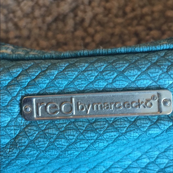 Red mark echo - Picture 3 of 3