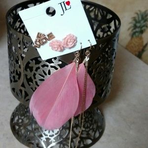 New Pink Feather Earrings Set