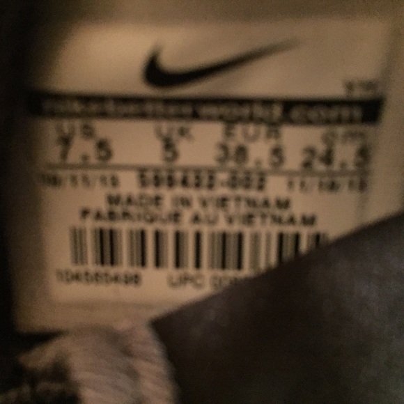 Nike polka dot running shoes SOLD - Picture 4 of 4