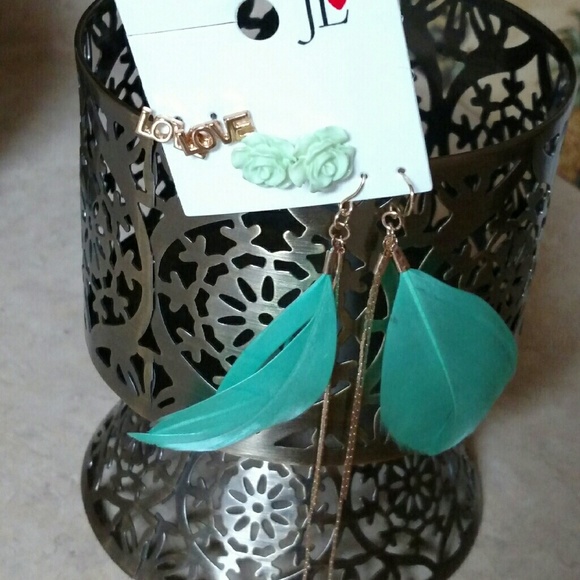 New Feather Light Green Feather Earrings Set