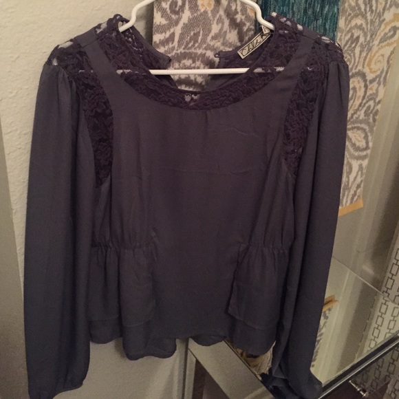 Grey partial peplum blouse. - Picture 1 of 3