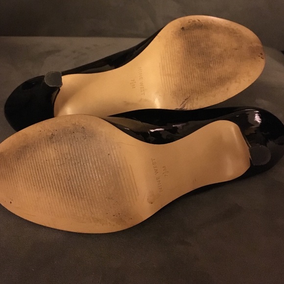 Nine West black patent pumps - Picture 2 of 3