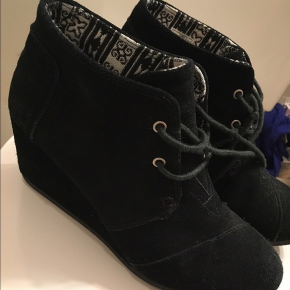 Toms size 8 booties