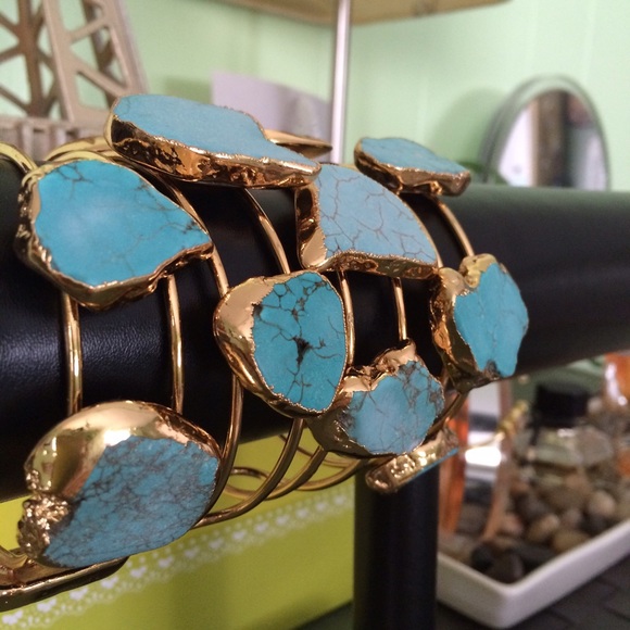 Natural turquoise stones cuff - Picture 2 of 4