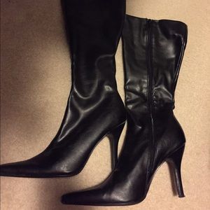 Steve Madden black zip up boots