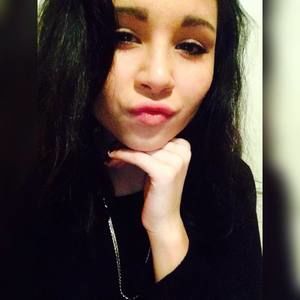 Meet your Posher, Alexis