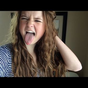 Meet your Posher, Olivia