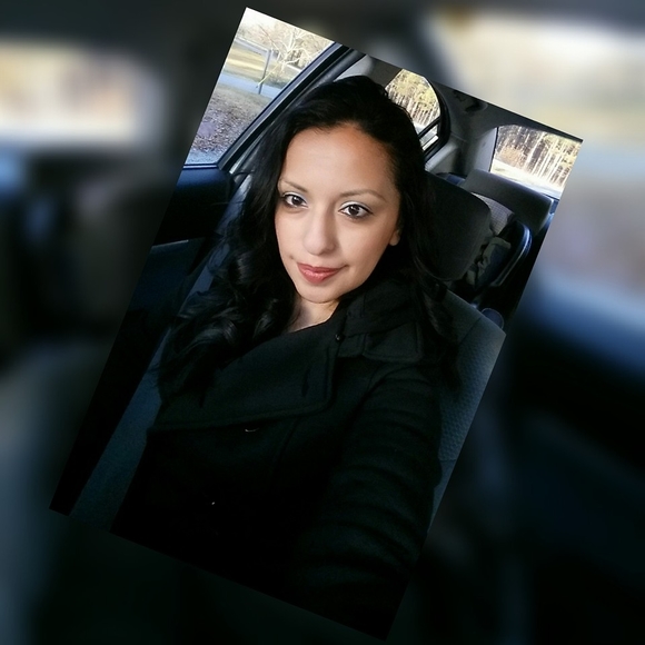 Meet your Posher, Adriana