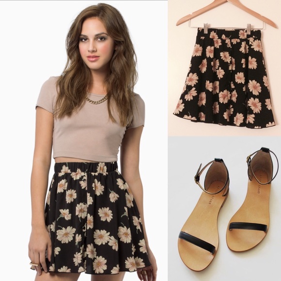 🌻NWOT - TOBI Skirt🌻