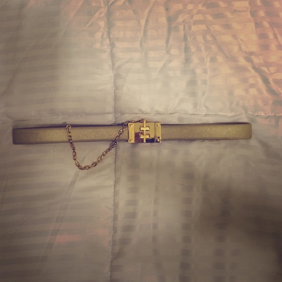 Vince Camuto Adjustable Belt