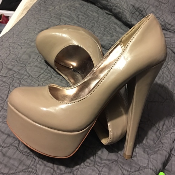 Pumps - Picture 2 of 3