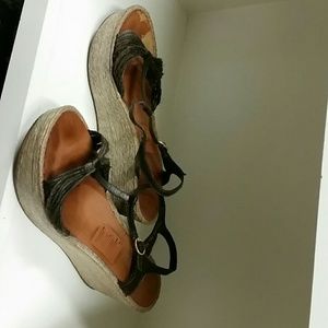 Kenneth Cole platform sandals in brown