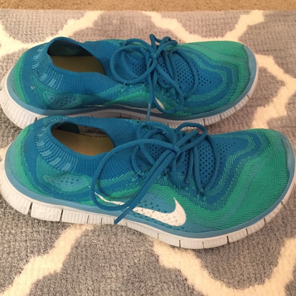 Nike Shoes - Nike Fly Knit