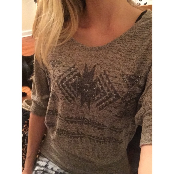 Beige sweater - Picture 4 of 4