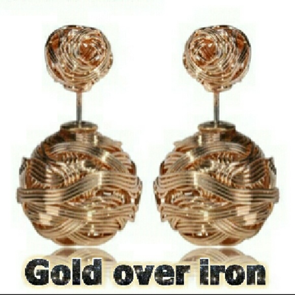 Twisted iron metal double sided earrings - Picture 1 of 1