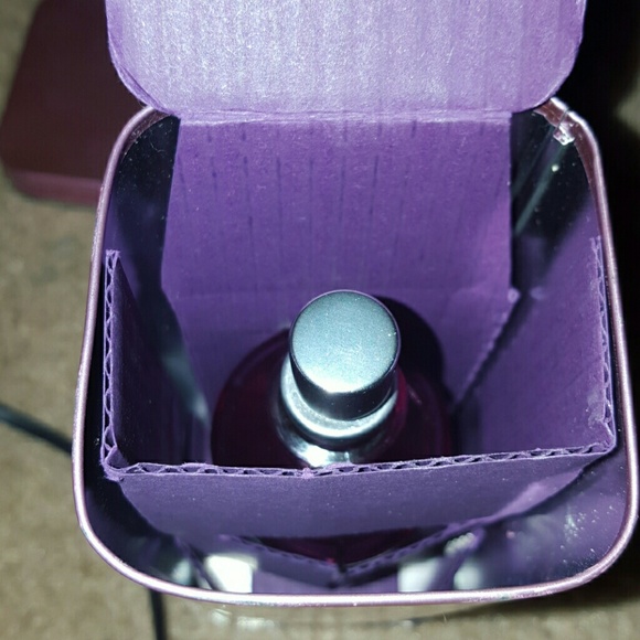 Perfume - Picture 2 of 3