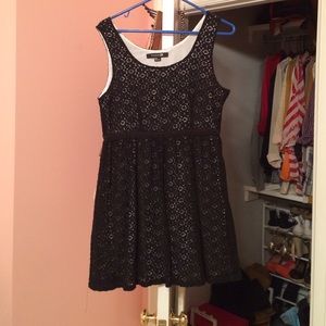 Black and white mini