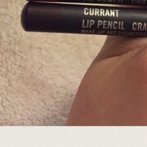 Current lip pencil