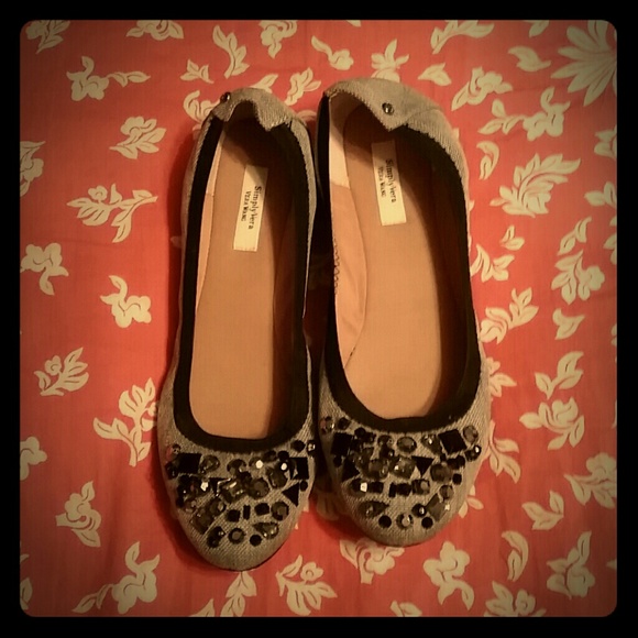 Vera Wang Flats Size 10