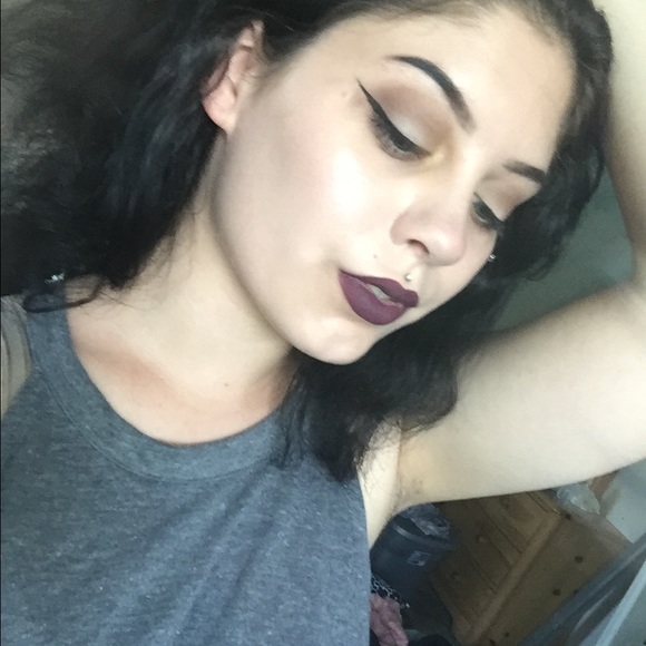 Meet your Posher, Morgan - Picture 2 of 3