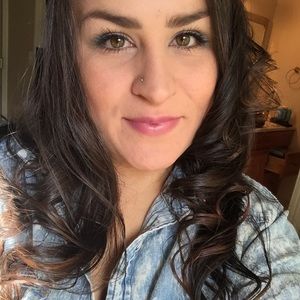 Meet your Posher, Dina