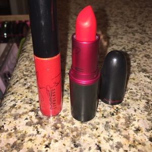 MAC VIVA GLAM MILEY 2 bundle