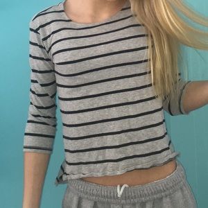 Mid sleeve forever 21 shirt