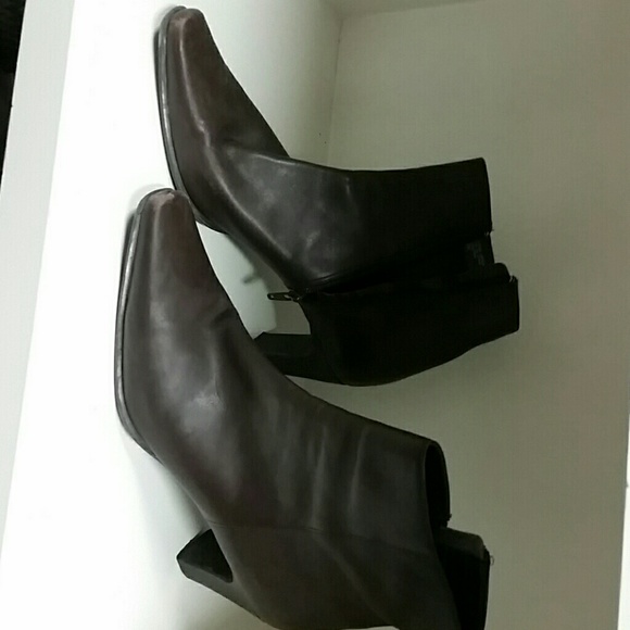 Fun brown above the ankle boots