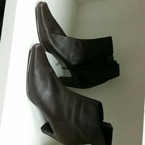 Fun brown above the ankle boots