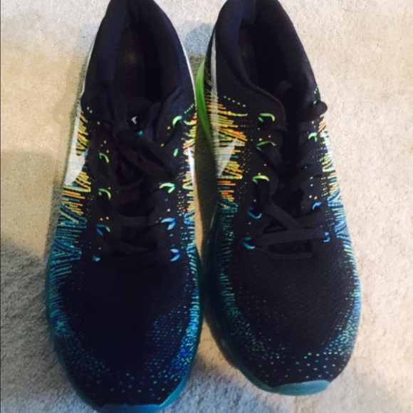 Authentic Nike fly knit airmax! Men's sz 9