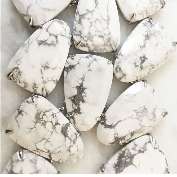 Kendra Scott Harlow statement necklace howlite new - Picture 3 of 4