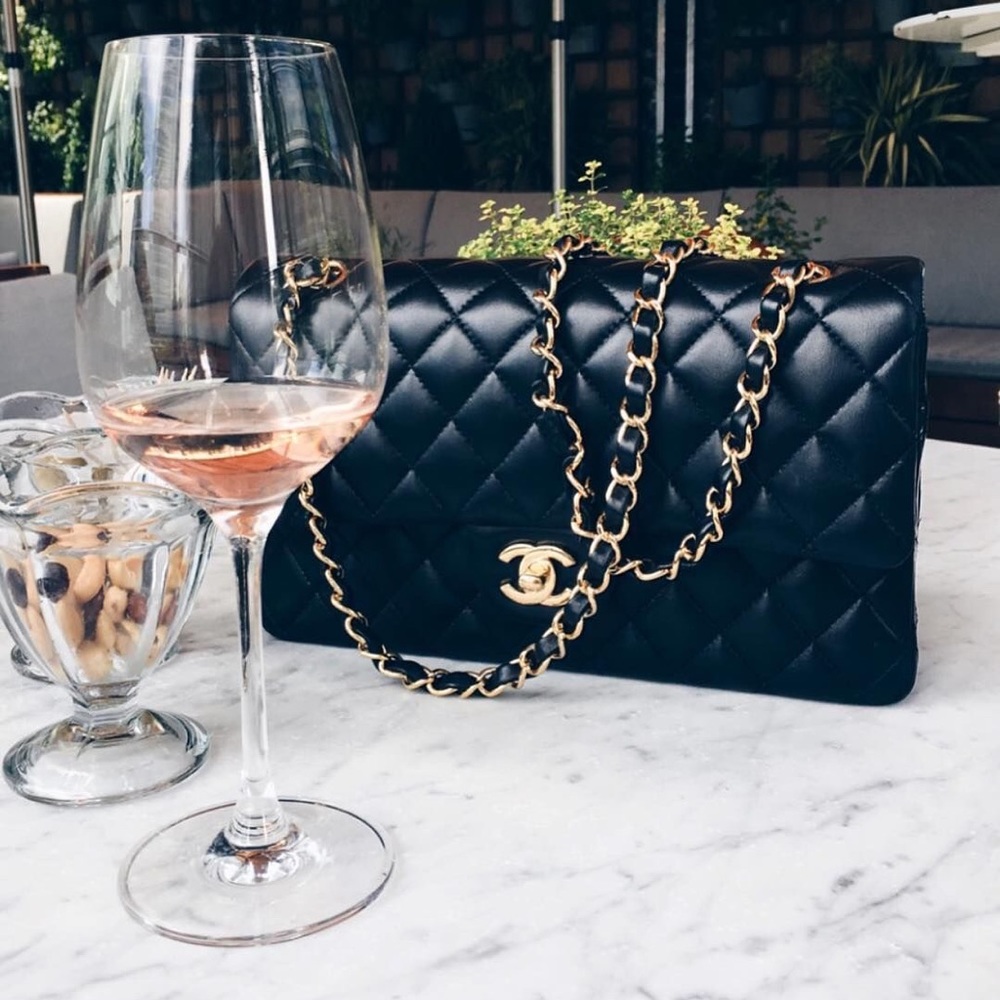 Meet your Posher, Champagne Bubbles