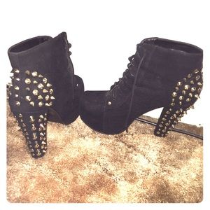 🎀FINAL MARKDOWN! Sz 8.5 lace up booties worn once