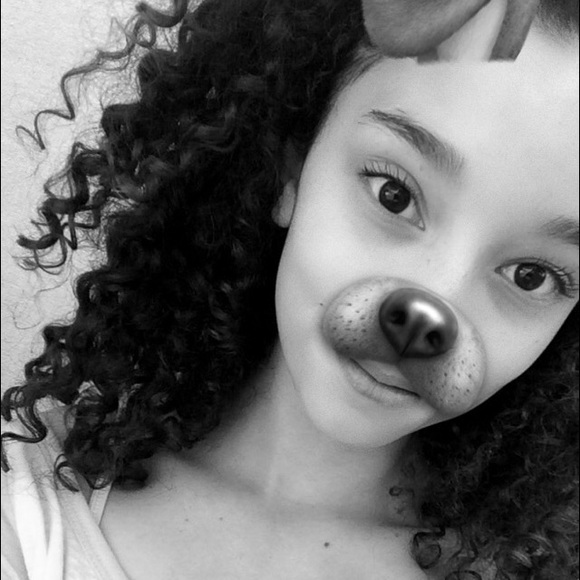 Meet your Posher, Brooke - Picture 2 of 3