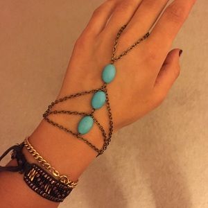 Finger bracelet