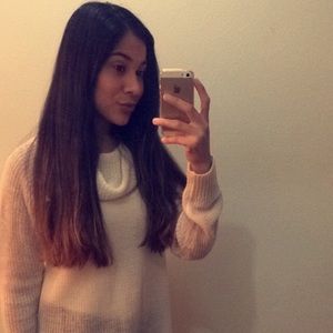 Meet your Posher, Cassandra