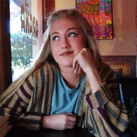 Meet your Posher, Savannah