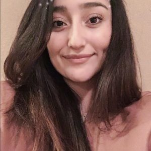 Meet your Posher, Annais