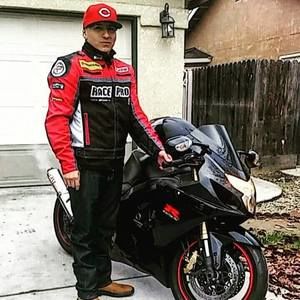 Meet your Posher, Adan