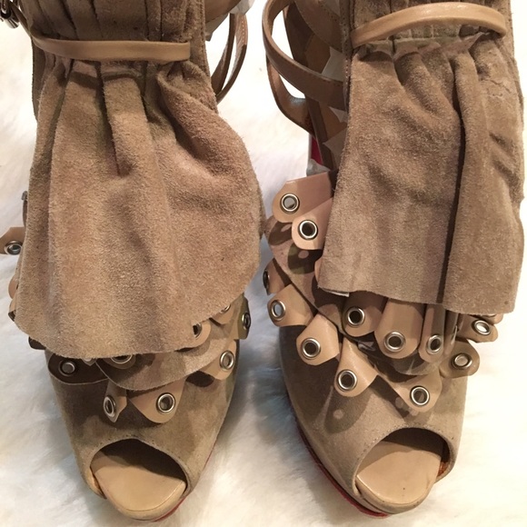 ❌SOLD❌ CHRISTIAN LOUBOUTIN MISFIT BEIGE SUEDE 39 - Picture 2 of 4