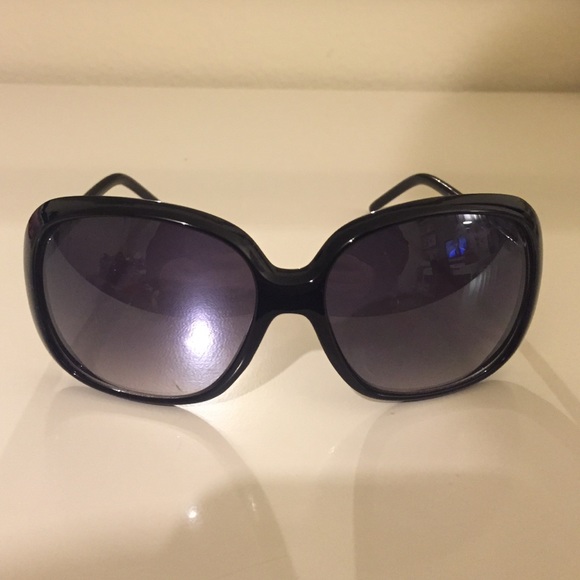 Oversized Burberry Sunglassss