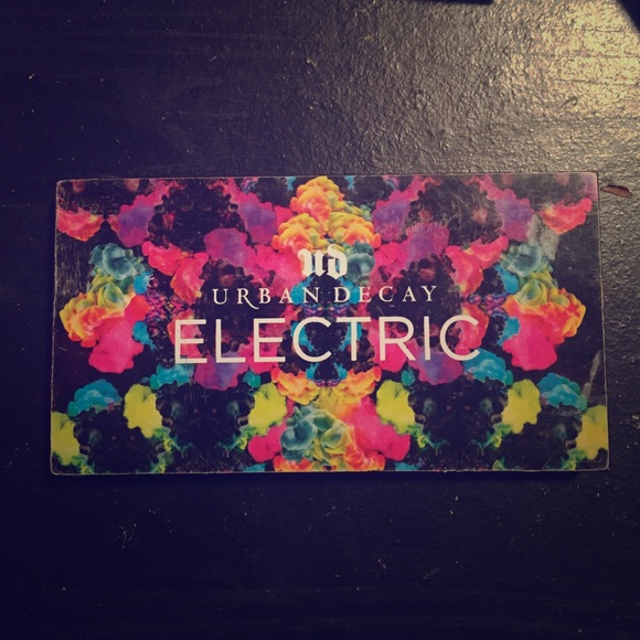 Urban decay electric eyeshadow palette