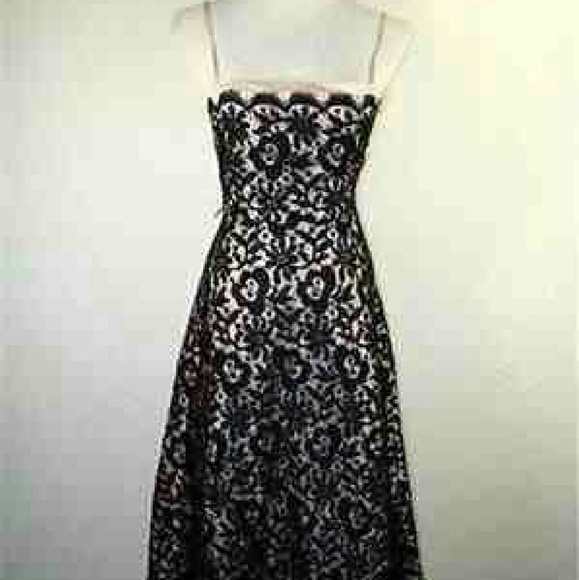 Tessuto Dresses & Skirts - Elegant Tessuto cocktail black lace dress